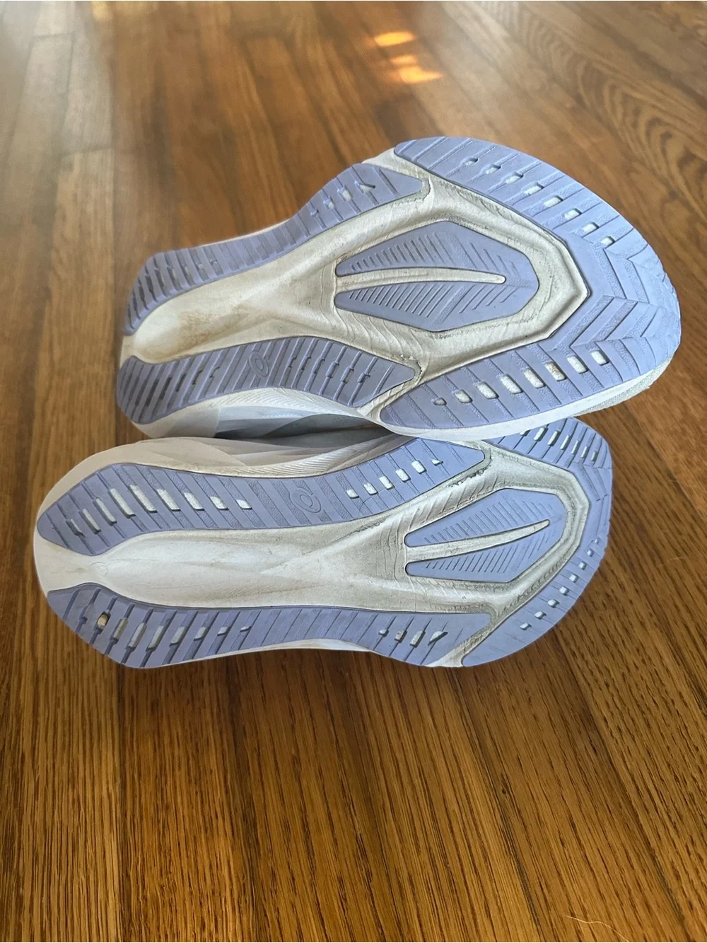 ASICS Novablast 5 Women’s Running Shoes in White/Lilac Hint - Size 7 (US)